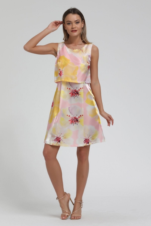 Picture of Woman Grey flower Patterned Sleevless Midi Dress