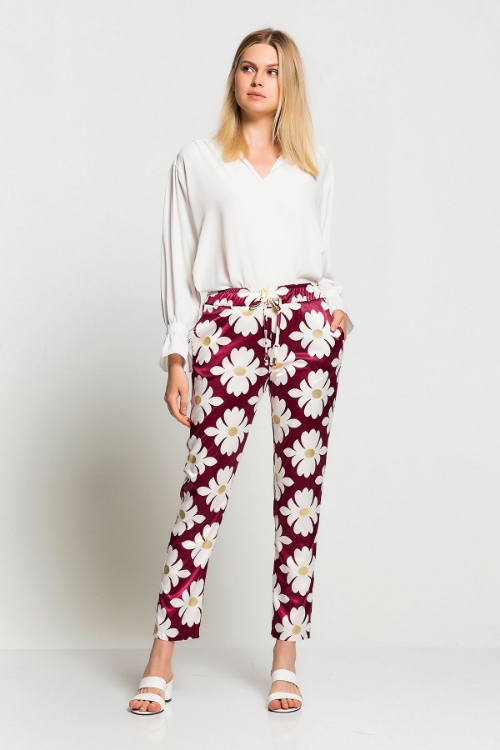 Picture of Woman Bordeux Maroon Patterned Comfortable Cut Trousers