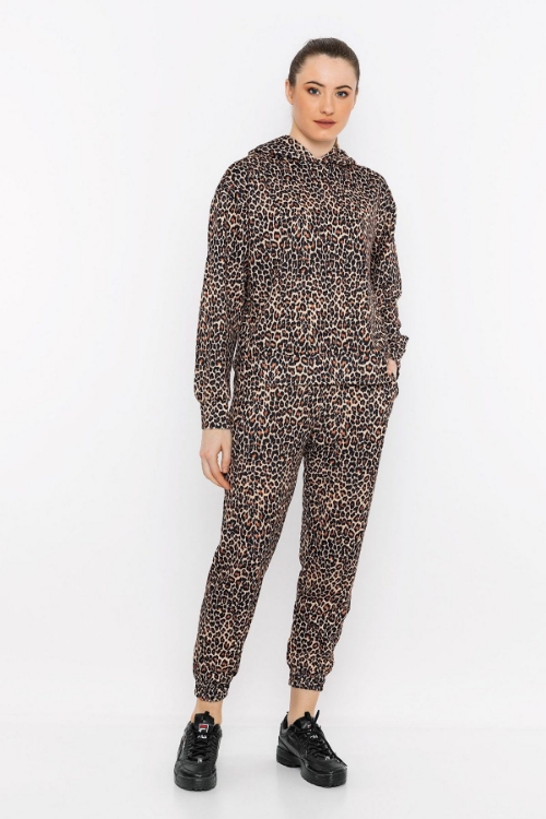 Picture of Woman Leopard Patterned Sport Sport wear Tracksuit Suit