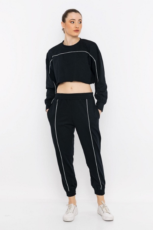 Picture of Woman Black Two Thread Sport Sport wear Tracksuit Suit
