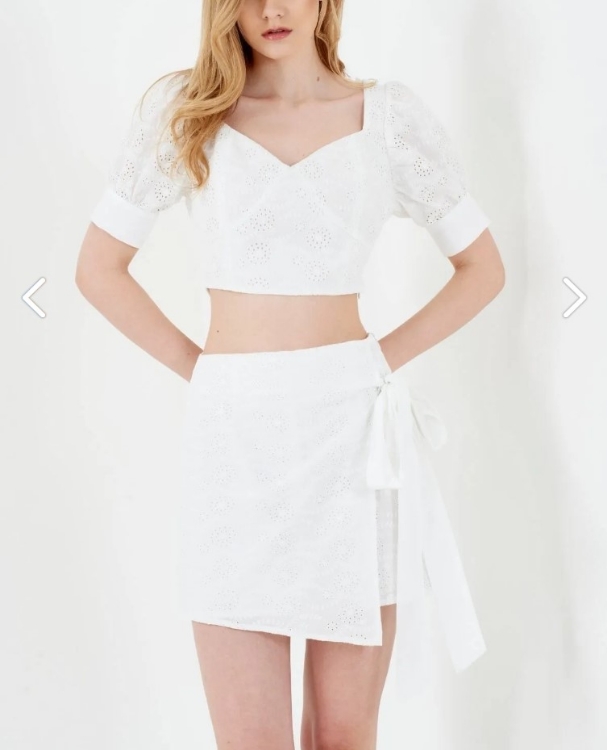 Picture of Woman White V Neck Mini Skirt Crop Blouse Suit