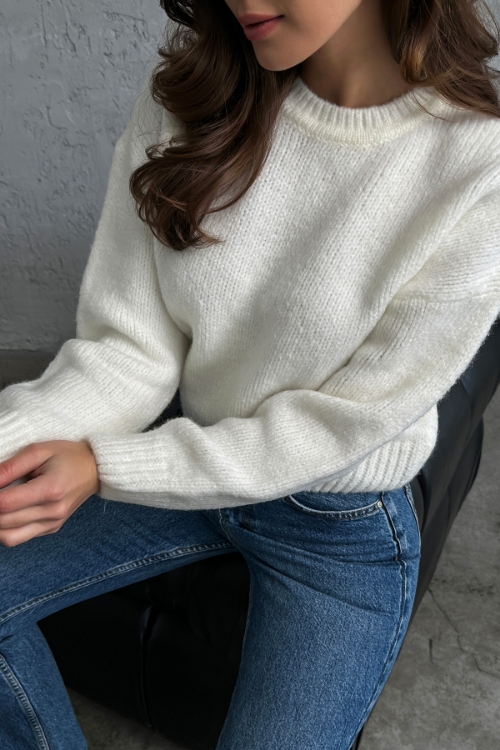 Picture of Woman Ecru Yumuşak Textured Crew Neck Crop Knitwear Pullover