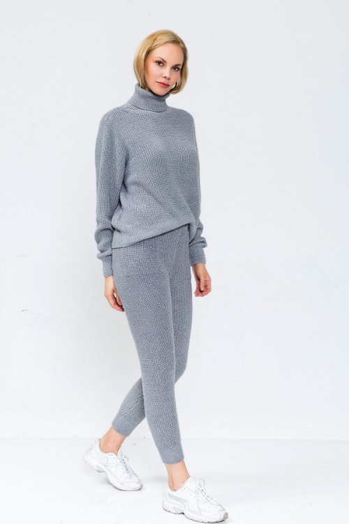 Picture of Woman Grey turtleneck Pullover
