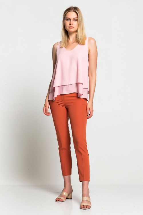 Picture of Woman Pink Sleevless Chiffon Blouse