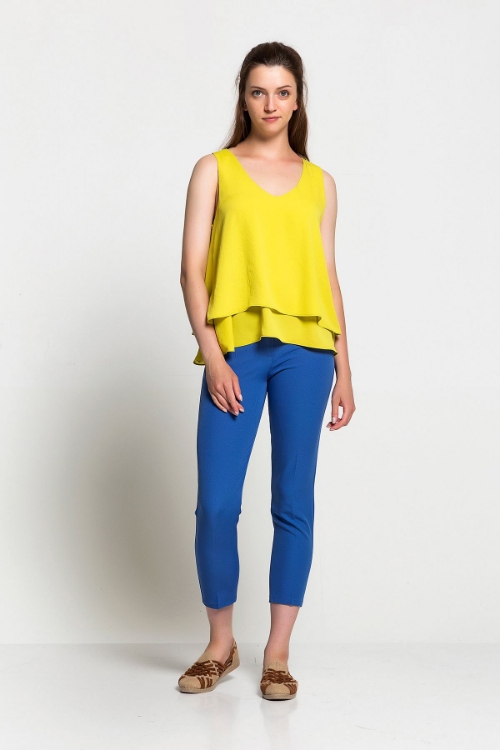 Picture of Woman Yellow Sleevless Chiffon Blouse