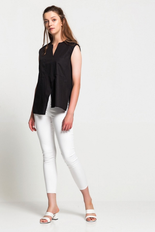 Picture of Sleevless Design Blouse