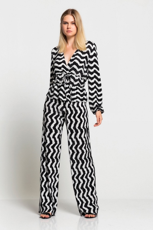 Picture of Woman Black Long Maxi Sleeved Patterned V Neck Blouse