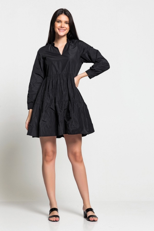 Picture of Woman Black Summery Dress