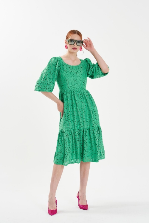 Picture of Woman Green Brode Short Sleeve Loose Dress