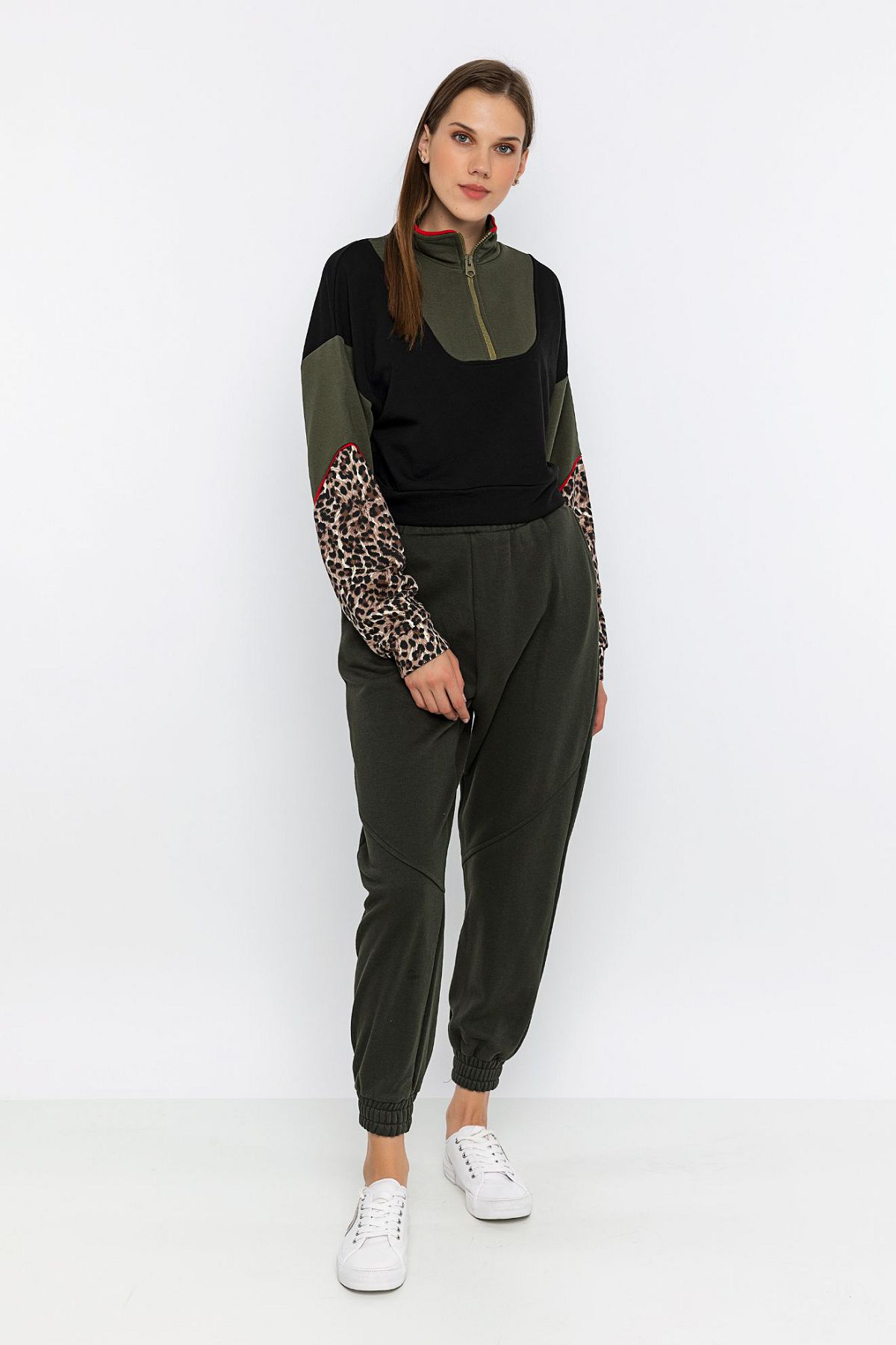 Picture of Leopard Patterned Zipped Tracksuit Suit