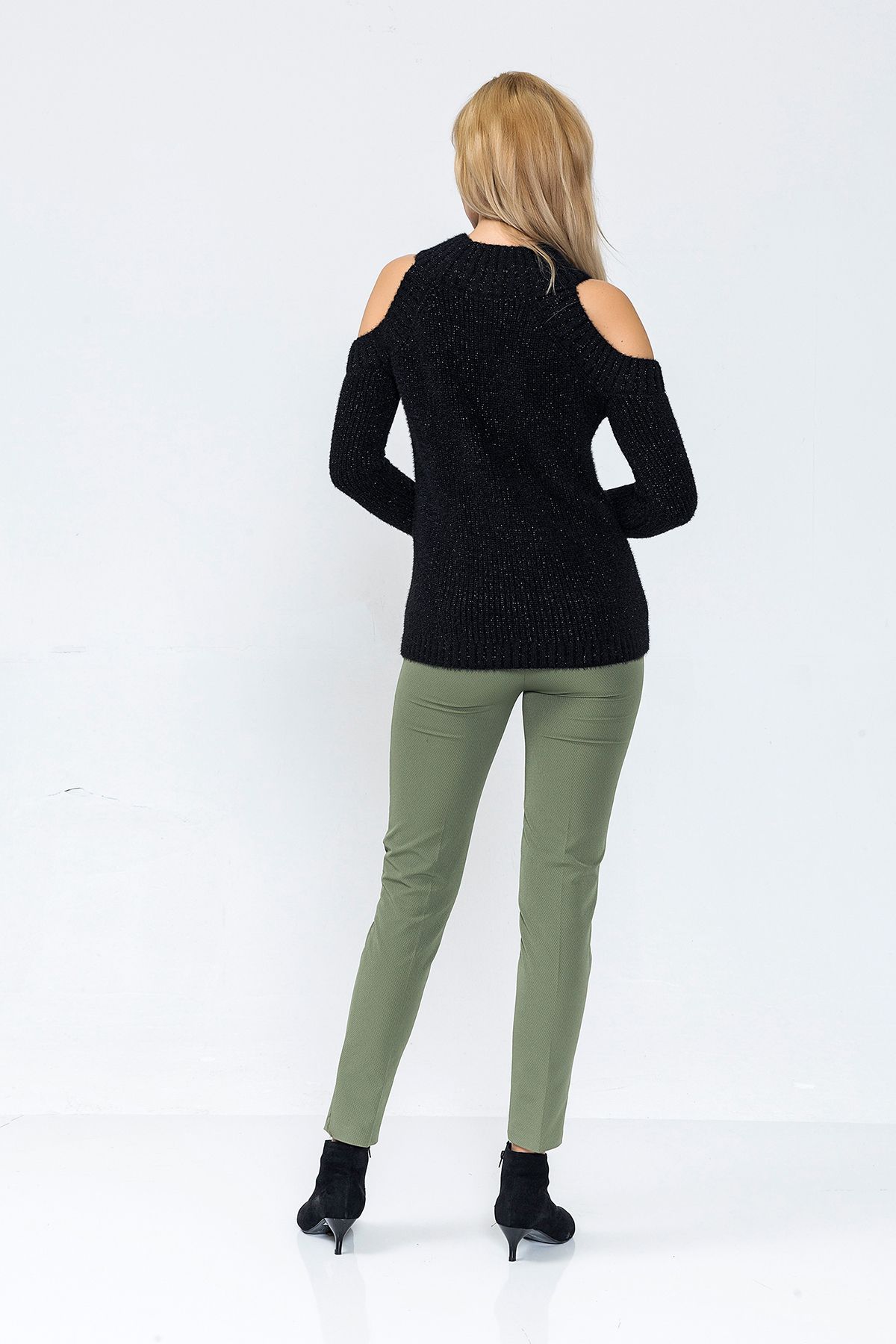 Picture of shoulders Light Pullover