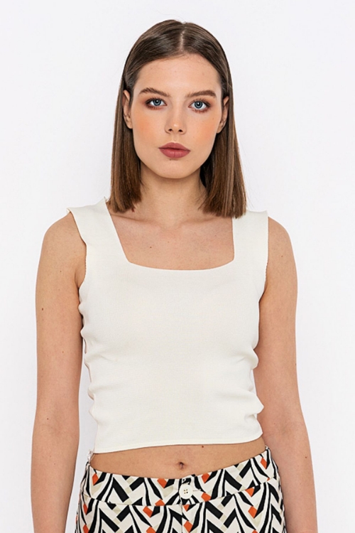 Picture of Woman White U Neck Knitwear Blouse